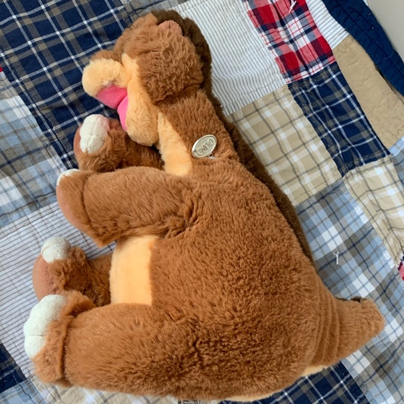 ‘Little foot’ stuffed animal - Picture 6 of 6